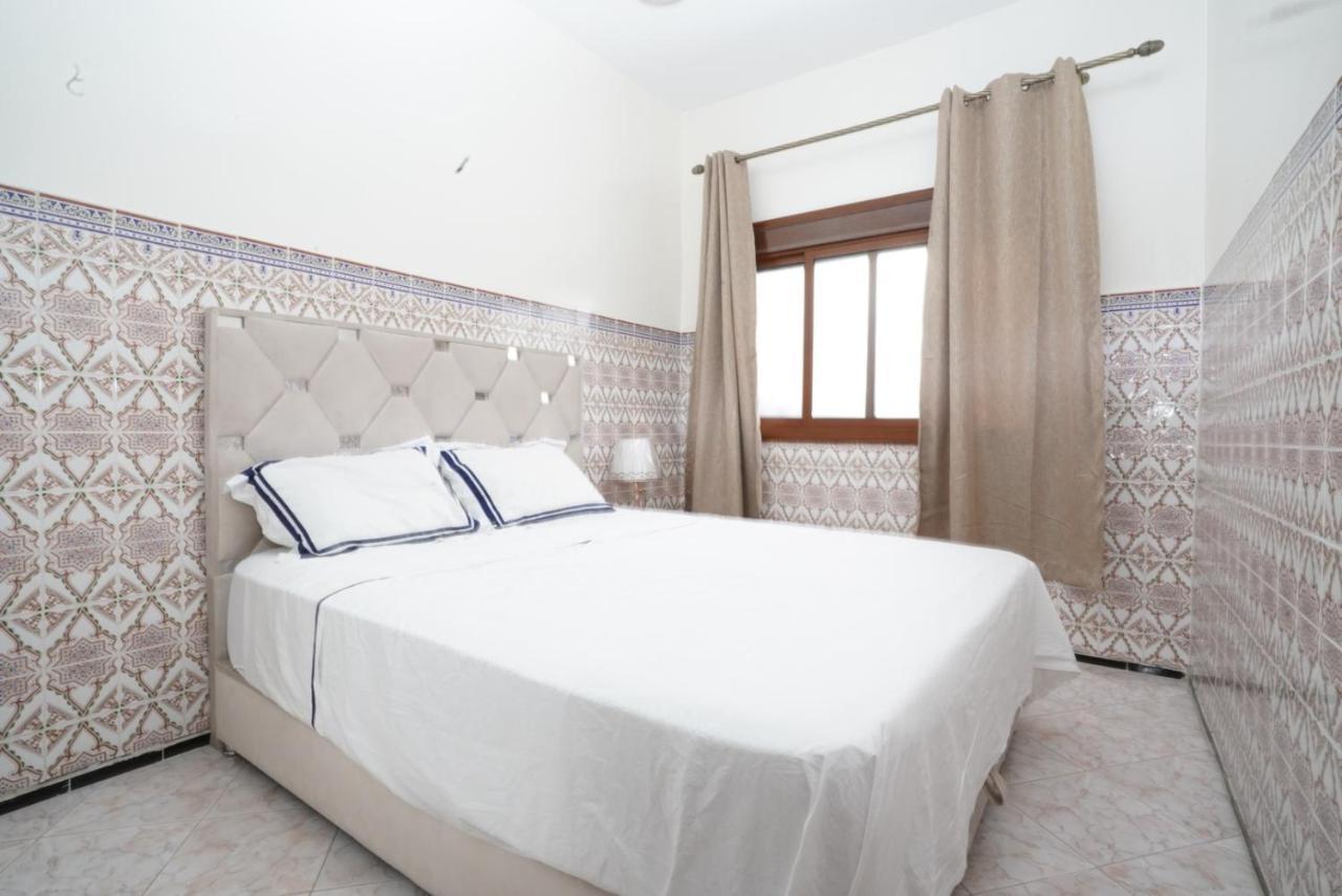Apartment Oumnia 1 - City Center Tangeri Esterno foto