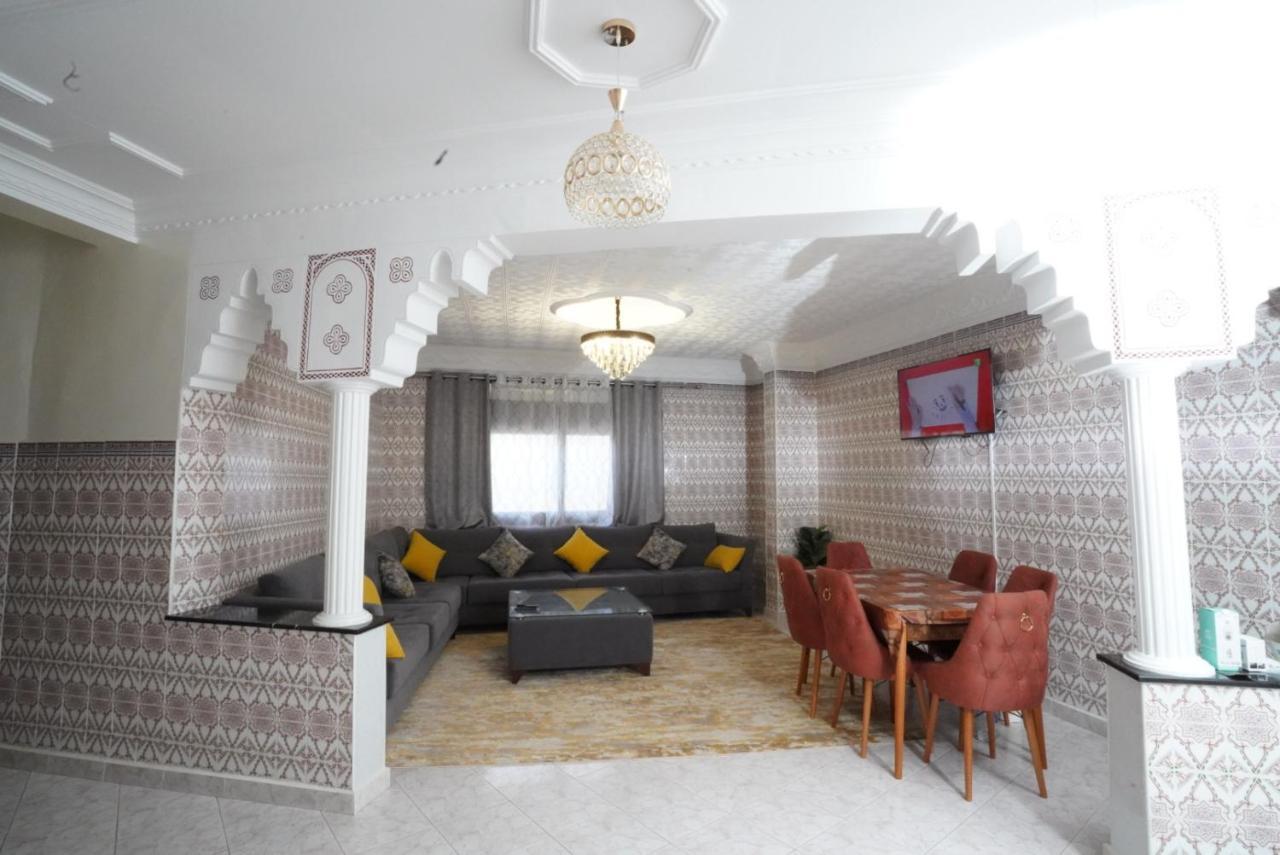 Apartment Oumnia 1 - City Center Tangeri Esterno foto