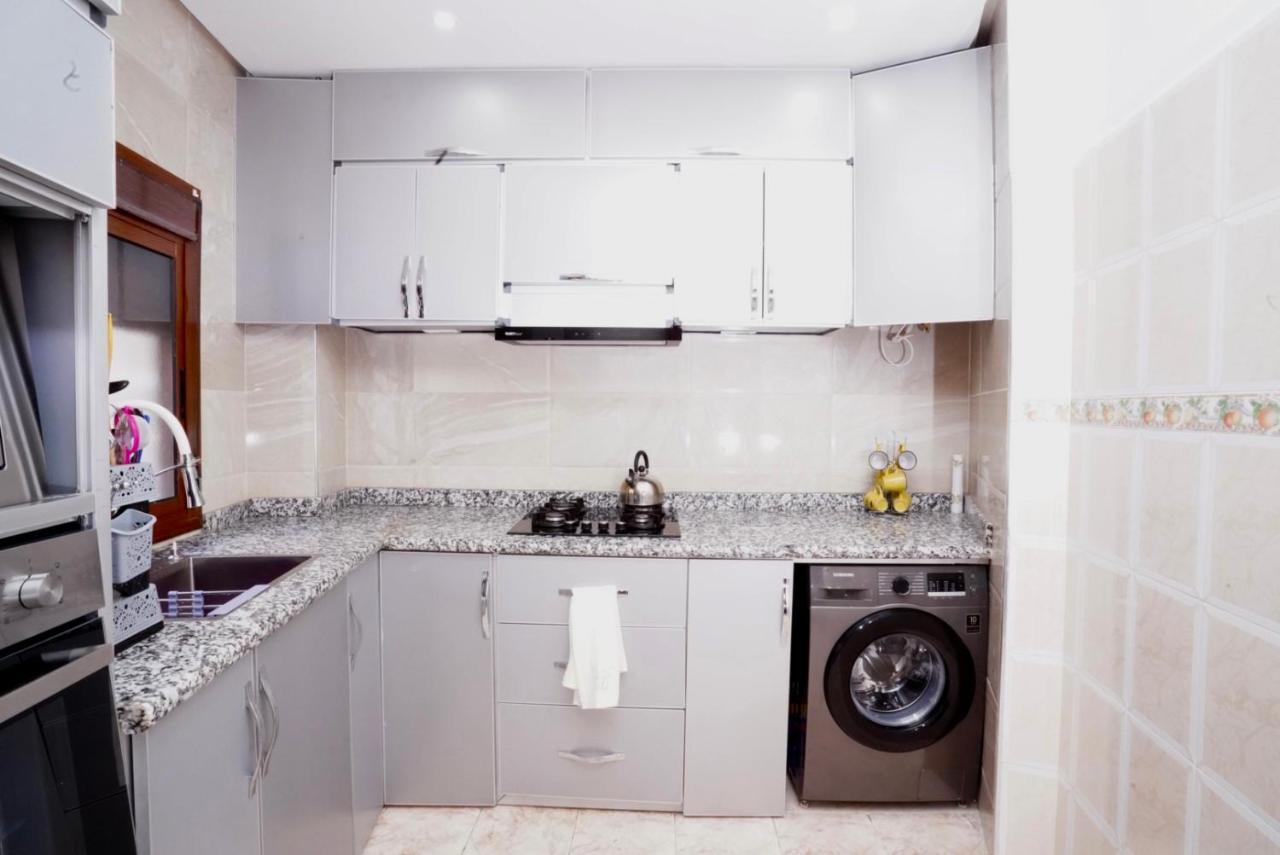 Apartment Oumnia 1 - City Center Tangeri Esterno foto