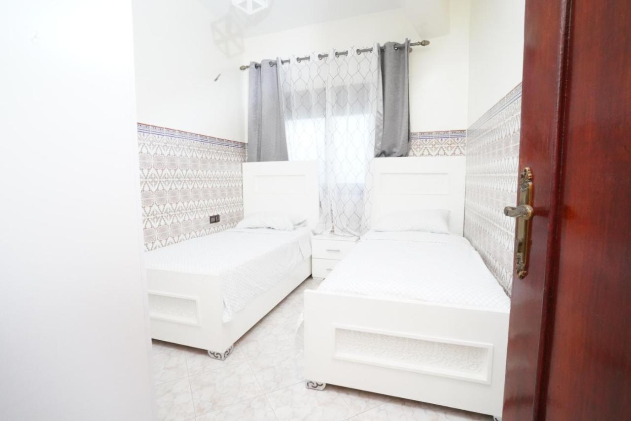 Apartment Oumnia 1 - City Center Tangeri Esterno foto