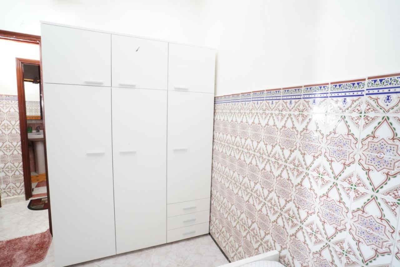 Apartment Oumnia 1 - City Center Tangeri Esterno foto